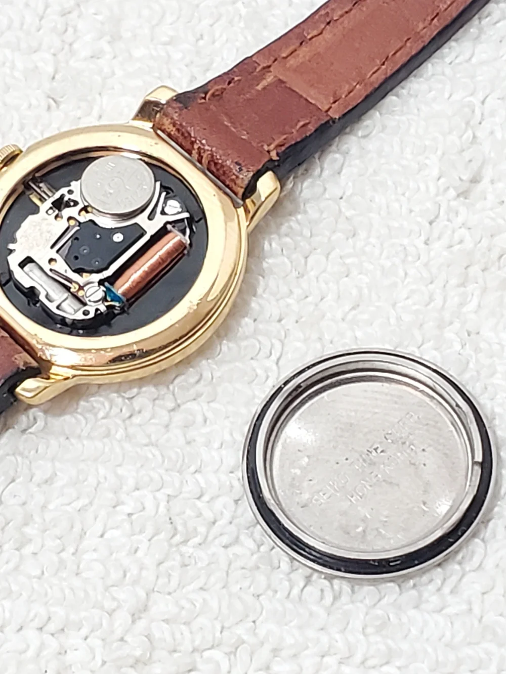 Seiko Vintage 1990's Women's Gold Plated Quartz Watch 4N01 Caliber Leather Band